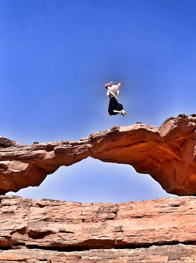 Wadi Rum Highlights: 4-Hour Jeep Tour - Morning or Sunset. - Khazali Canyon and ancient inscriptions