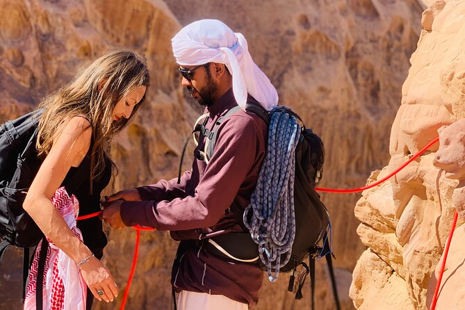 Wadi Rum Mountain Hike & Climb: Burdah, with a bridge at the top! + tour & Lunch - Starting at Wadi Rum Village around 10 a.m.