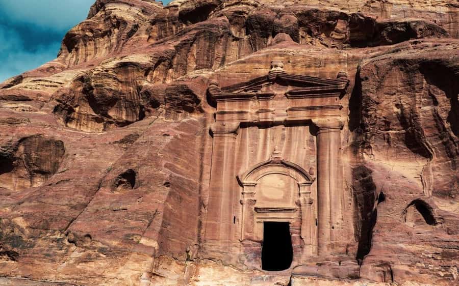 Whispers of Stone, Sand & Sea: Jordan in Four Days - Day 2: Entering Petra through the Siq